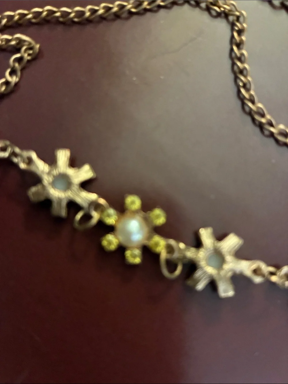Gold Floral Double-Comb Hair Chain with Pearlescent Accents
